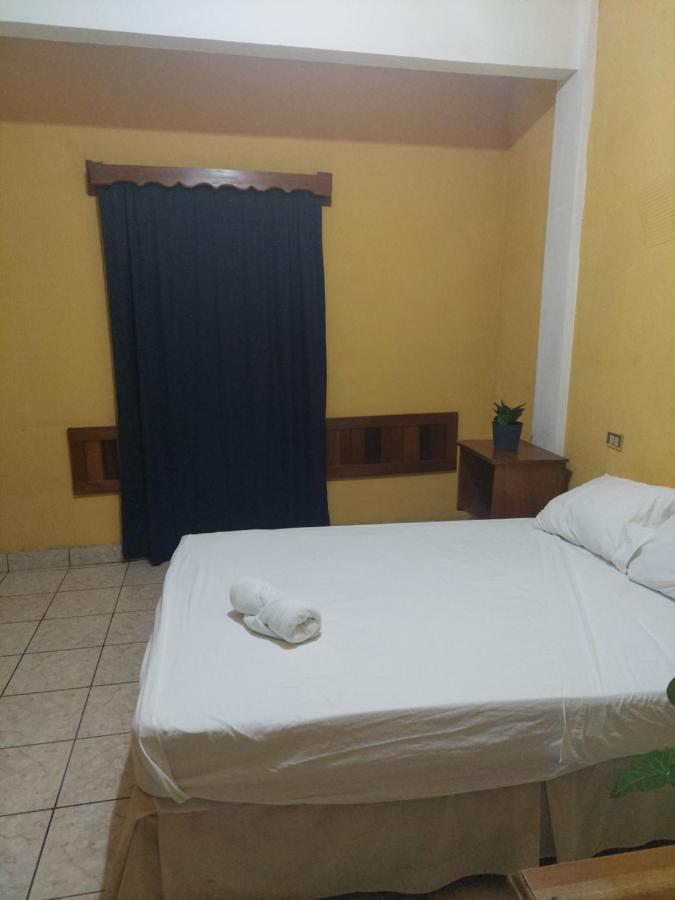 Natz Hotel Flores Exterior foto