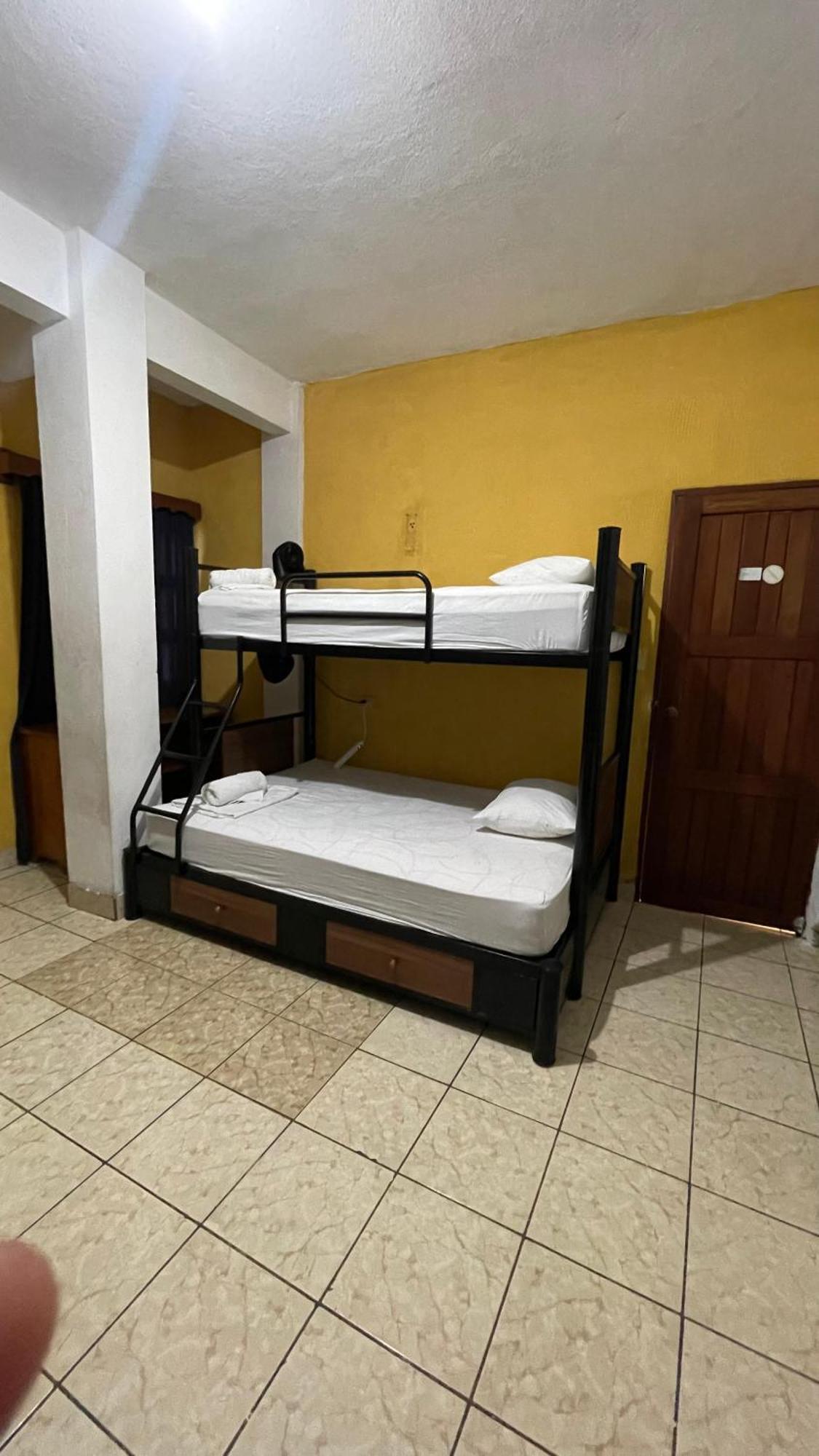 Natz Hotel Flores Exterior foto